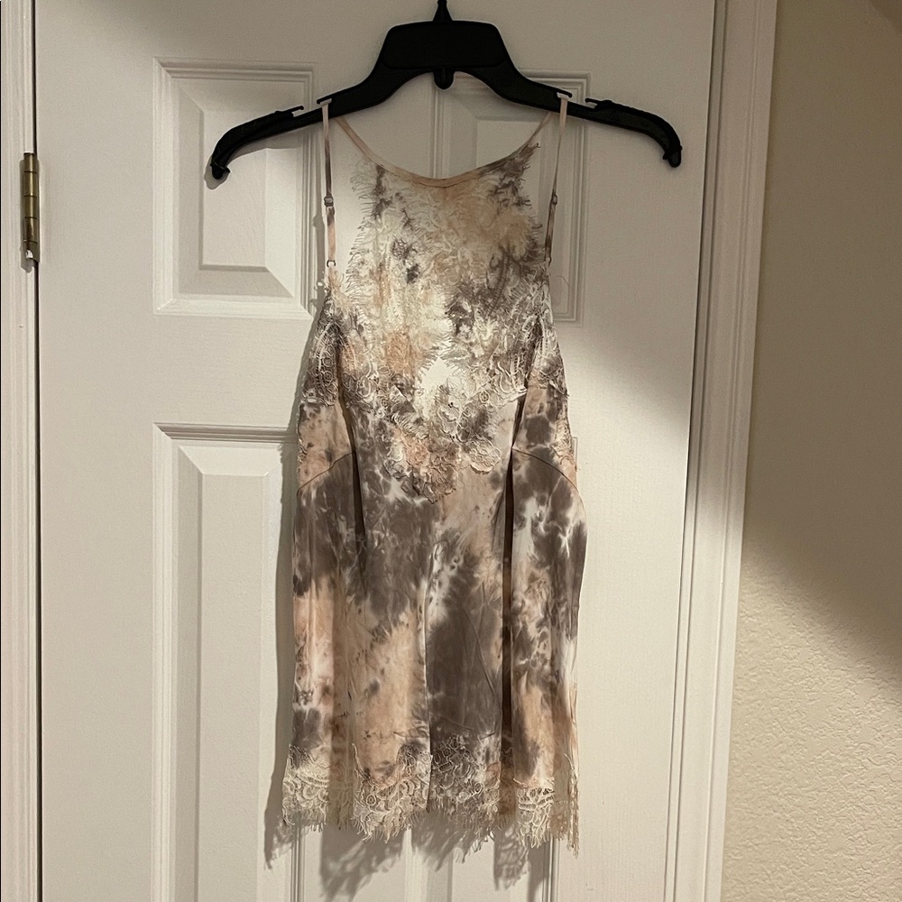 Gold Hawk Elegant Tie-Dye Lace Trim Women's Top 100% silk shell NWT
